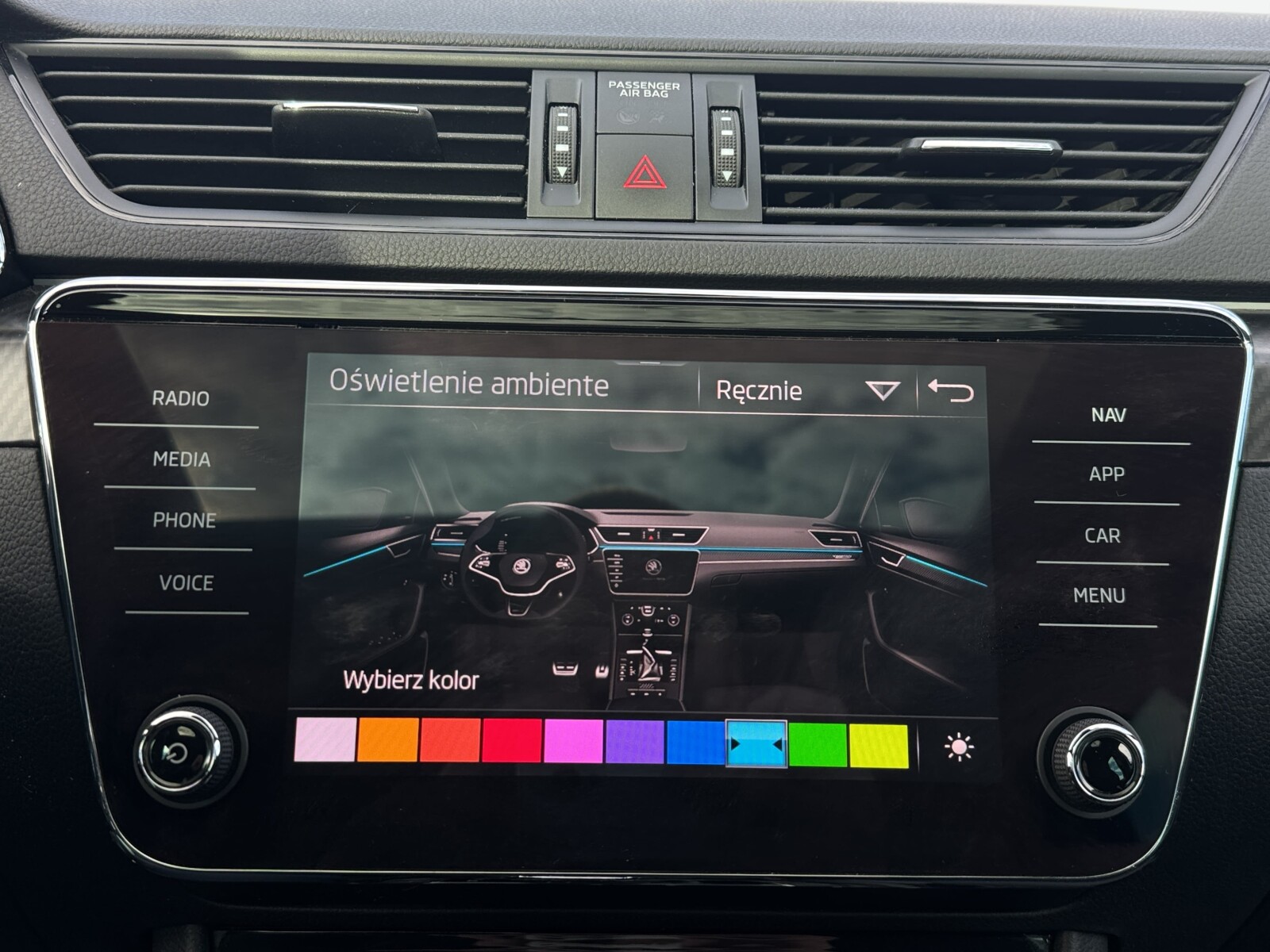 Škoda Superb - zdjęcie 21