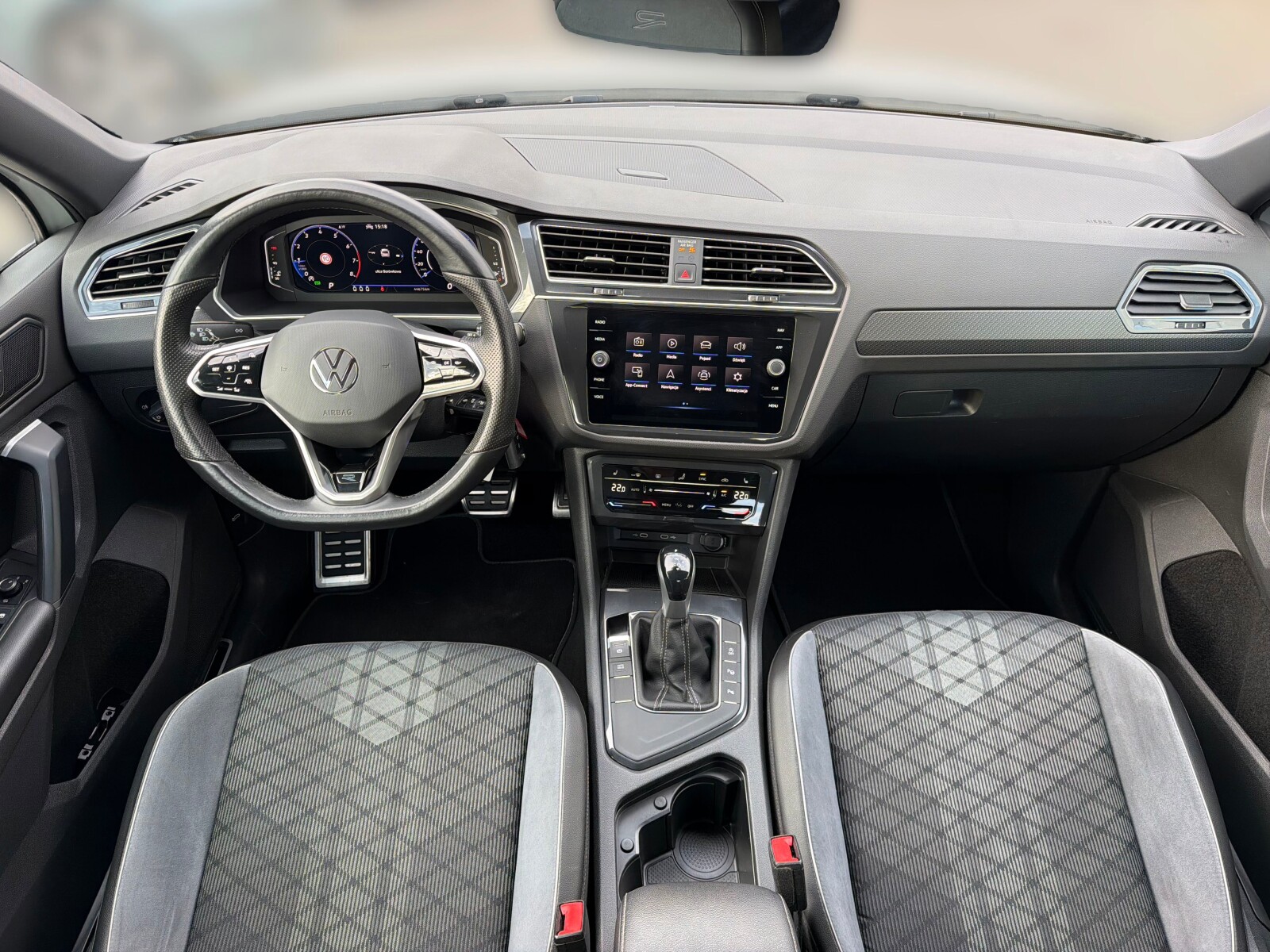 Volkswagen Tiguan - zdjęcie 18