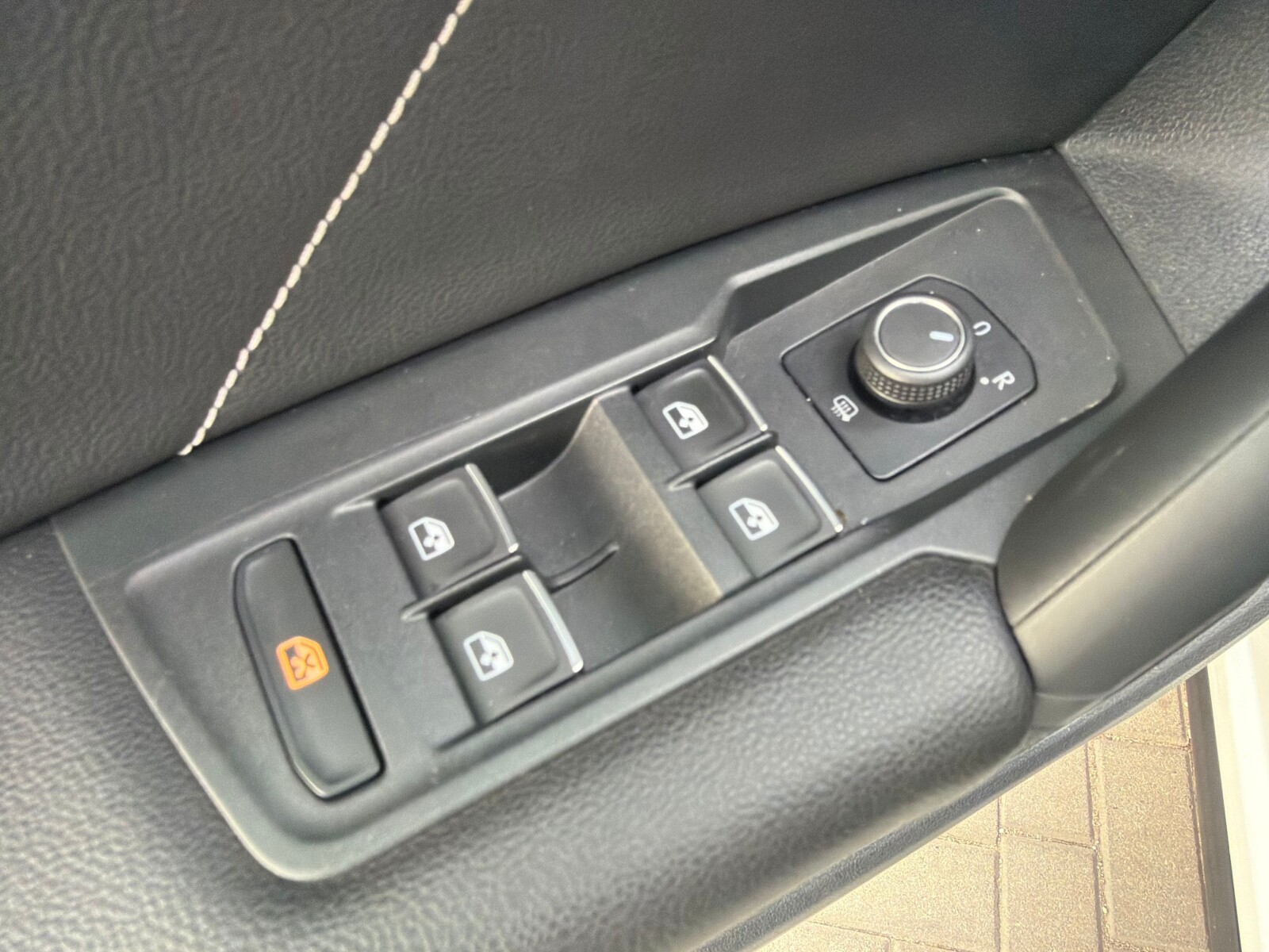 Volkswagen Tiguan - zdjęcie 19