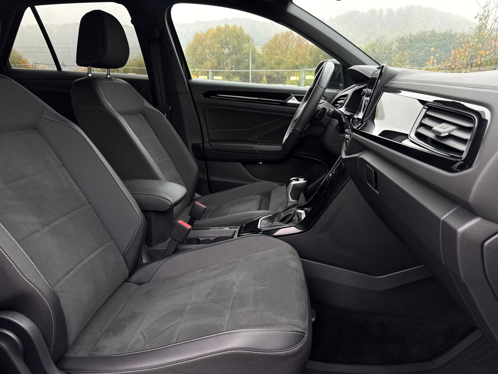 Volkswagen T-Roc - zdjęcie 13