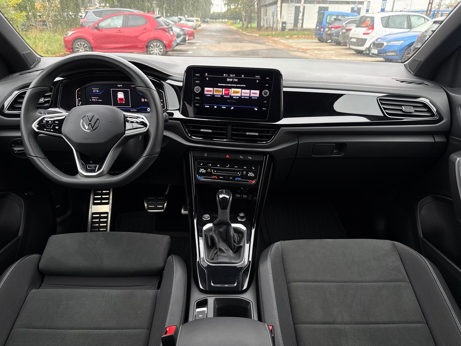 Volkswagen T-Roc - zdjęcie 9