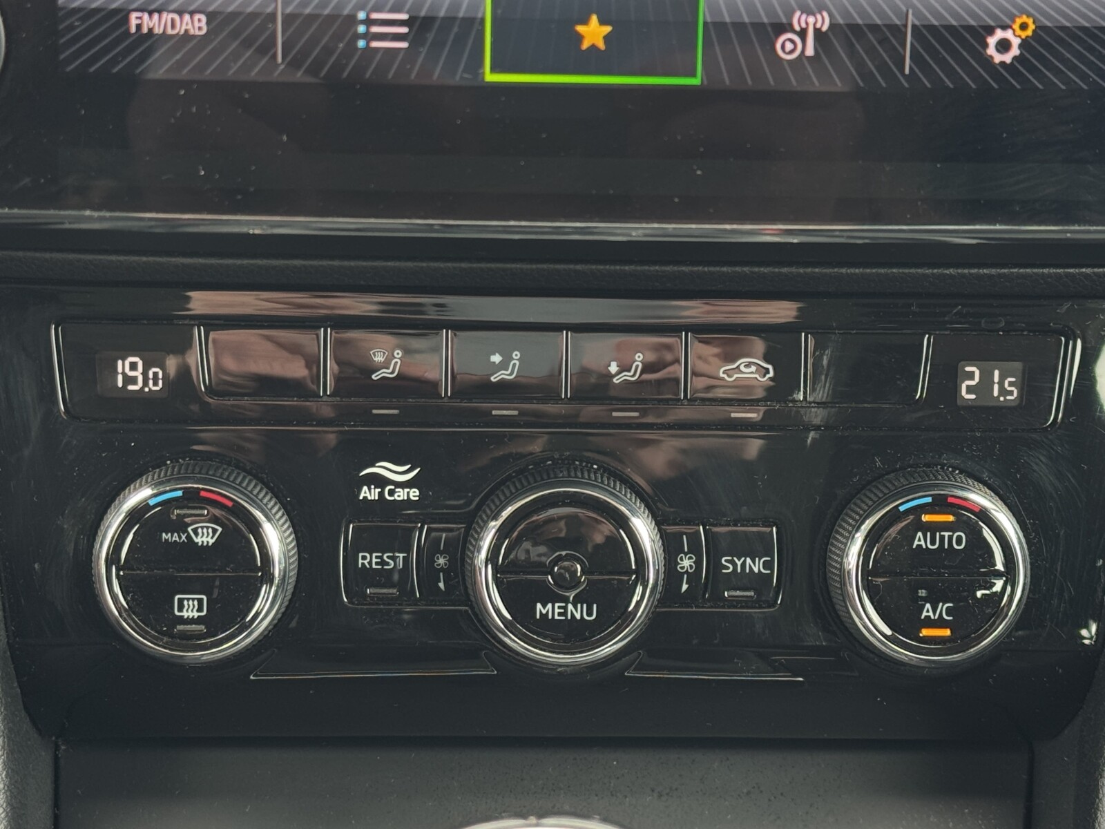 Škoda Superb Combi - zdjęcie 20