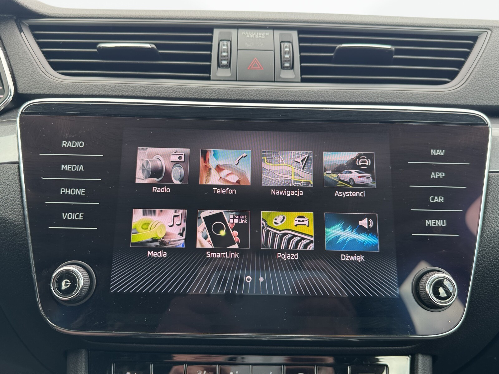 Škoda Superb Combi - zdjęcie 15