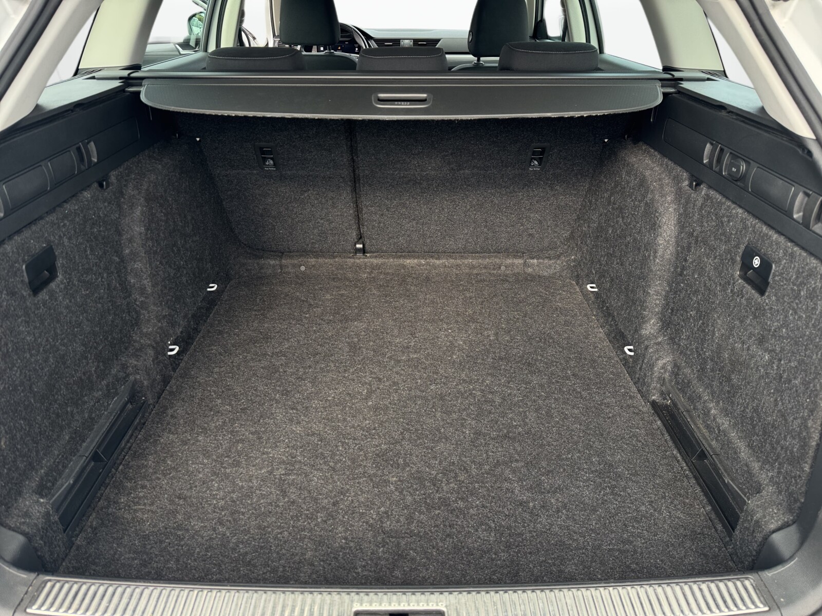Škoda Superb Combi - zdjęcie 23