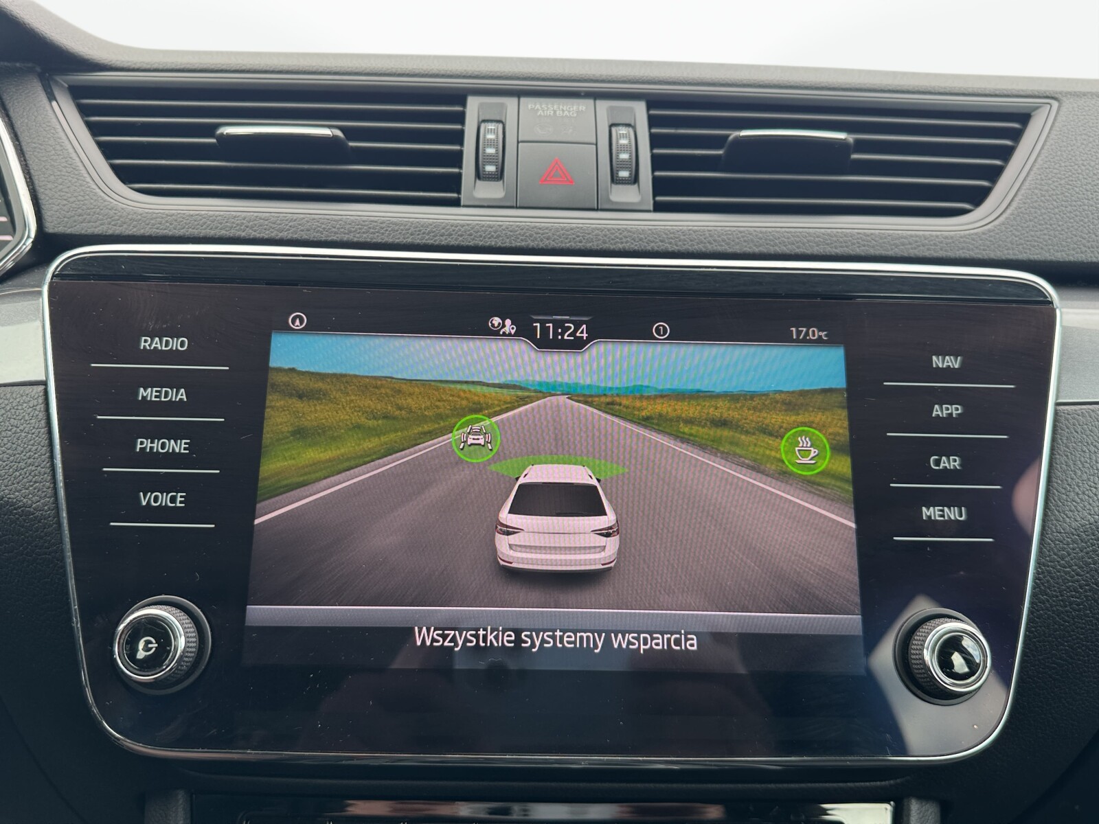 Škoda Superb Combi - zdjęcie 16