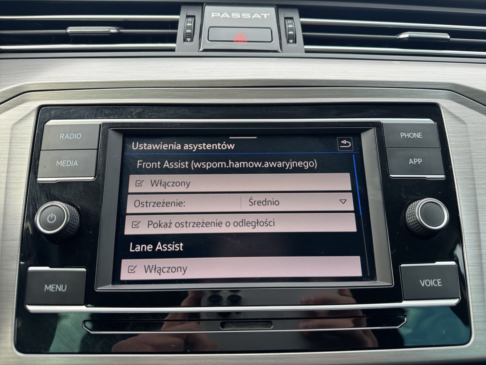 Volkswagen Passat Variant - zdjęcie 17