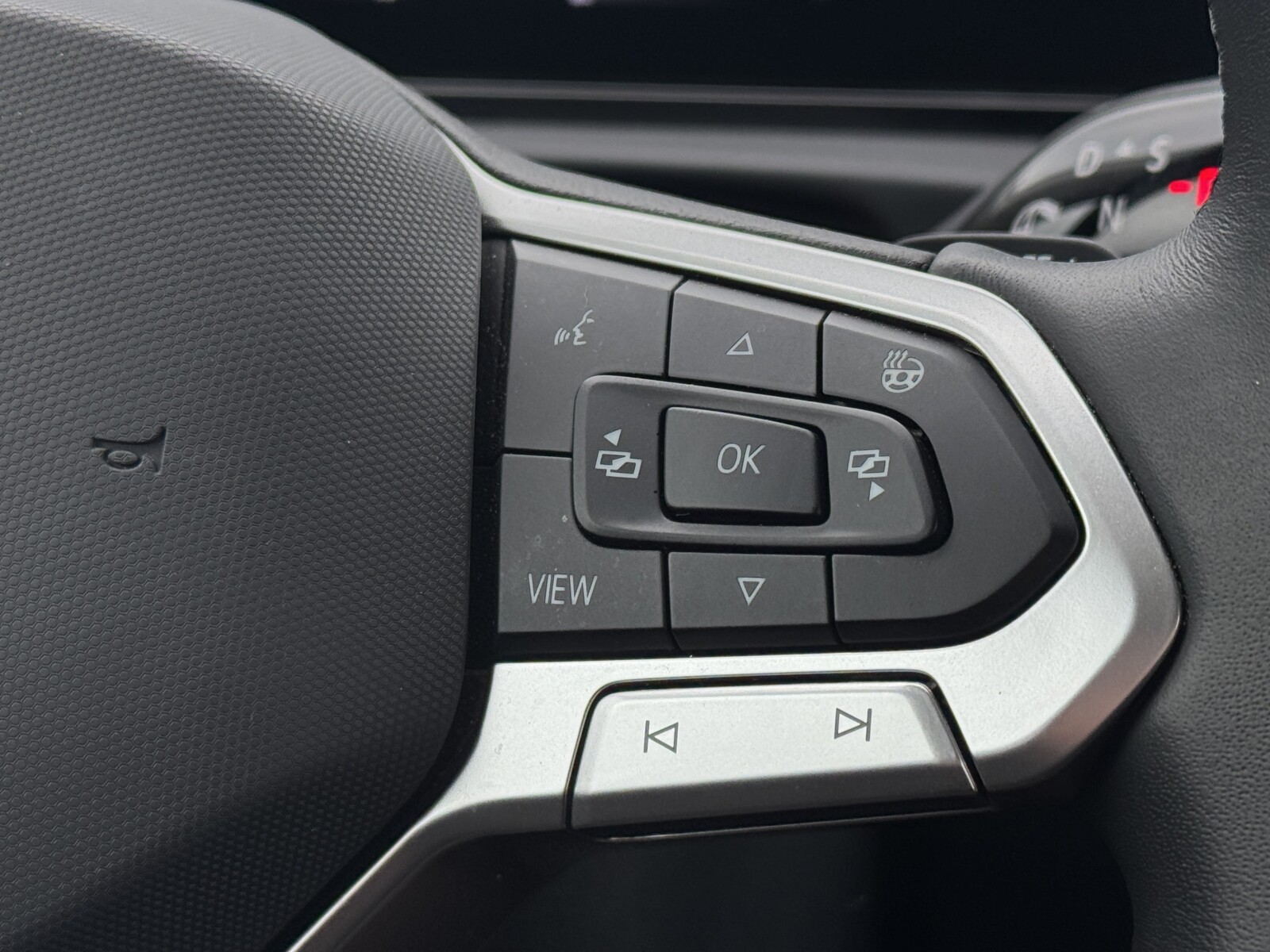 Volkswagen Tiguan - zdjęcie 13