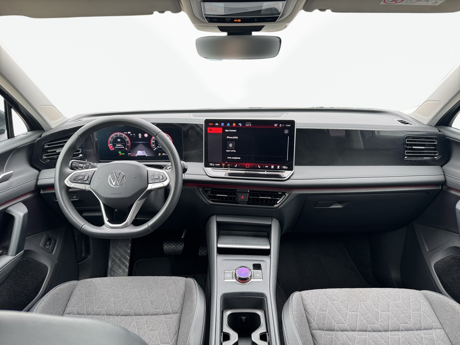 Volkswagen Tiguan - zdjęcie 10
