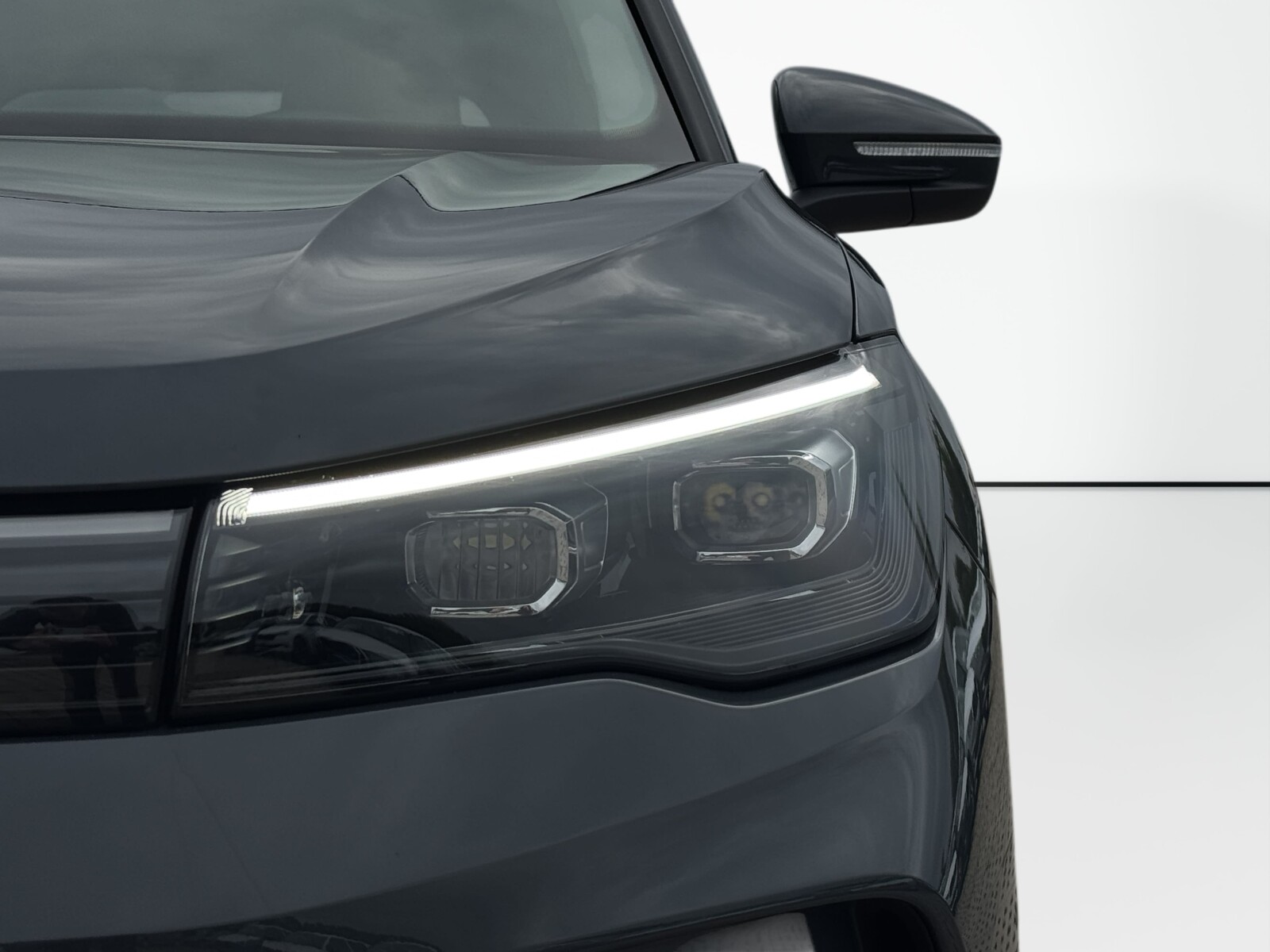 Volkswagen Tiguan - zdjęcie 29
