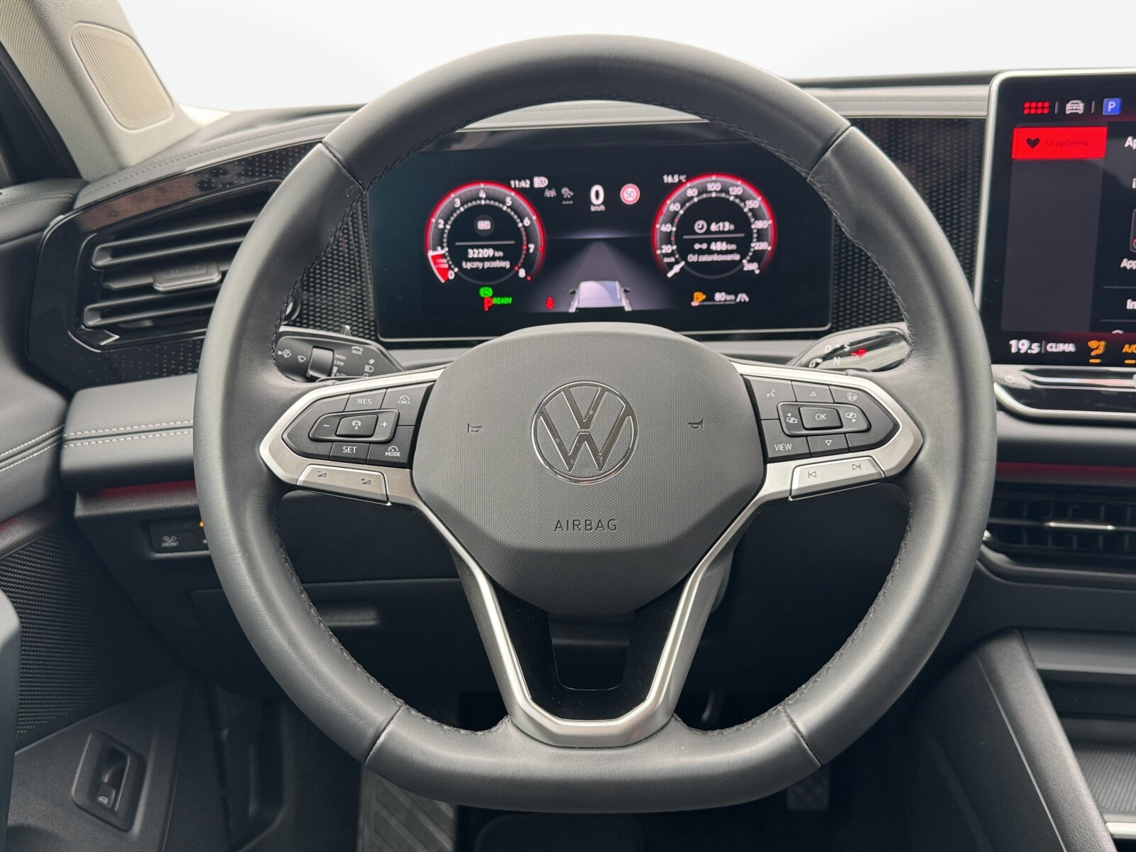 Volkswagen Tiguan - zdjęcie 11