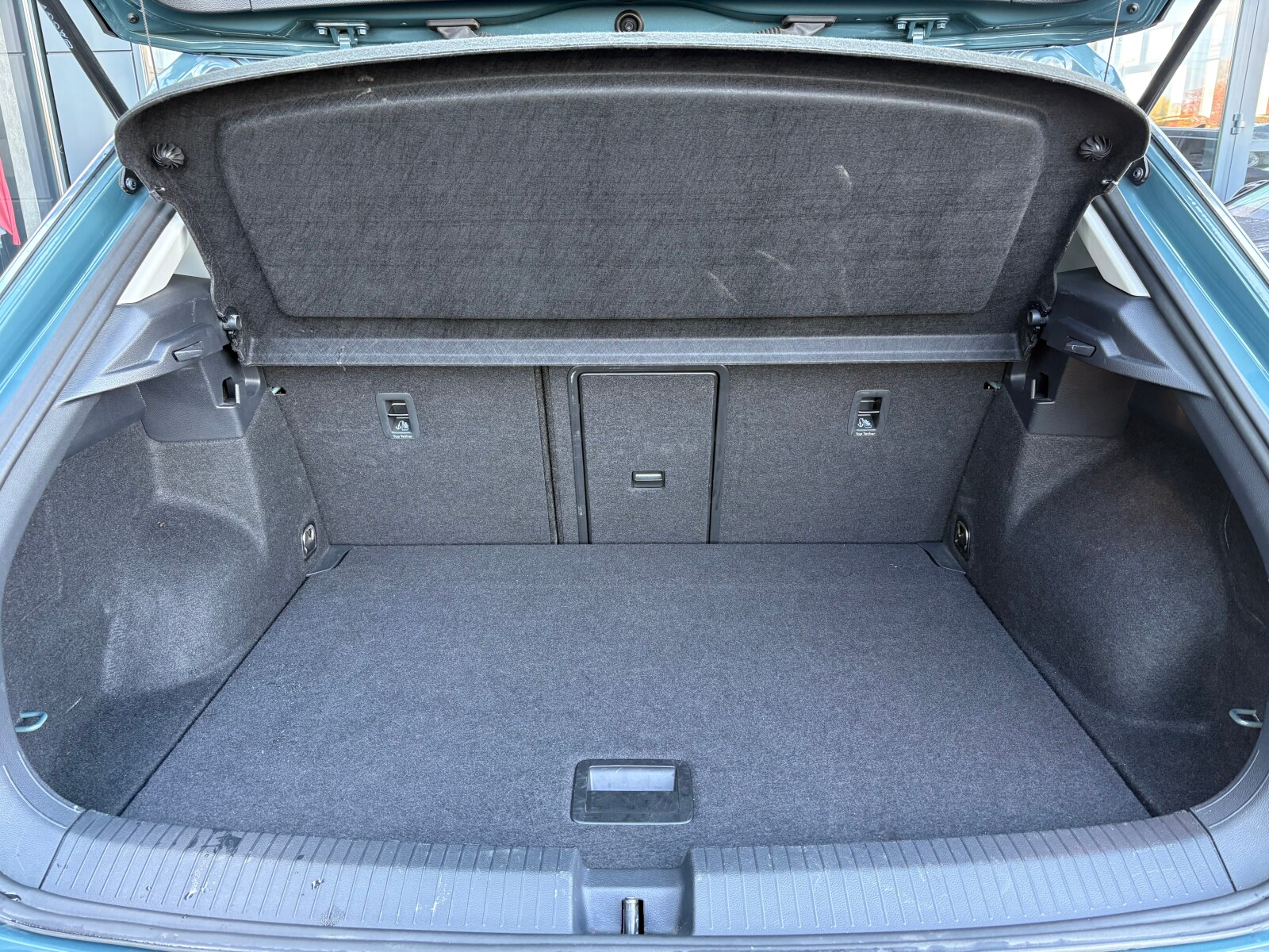 Volkswagen T-Roc - zdjęcie 17
