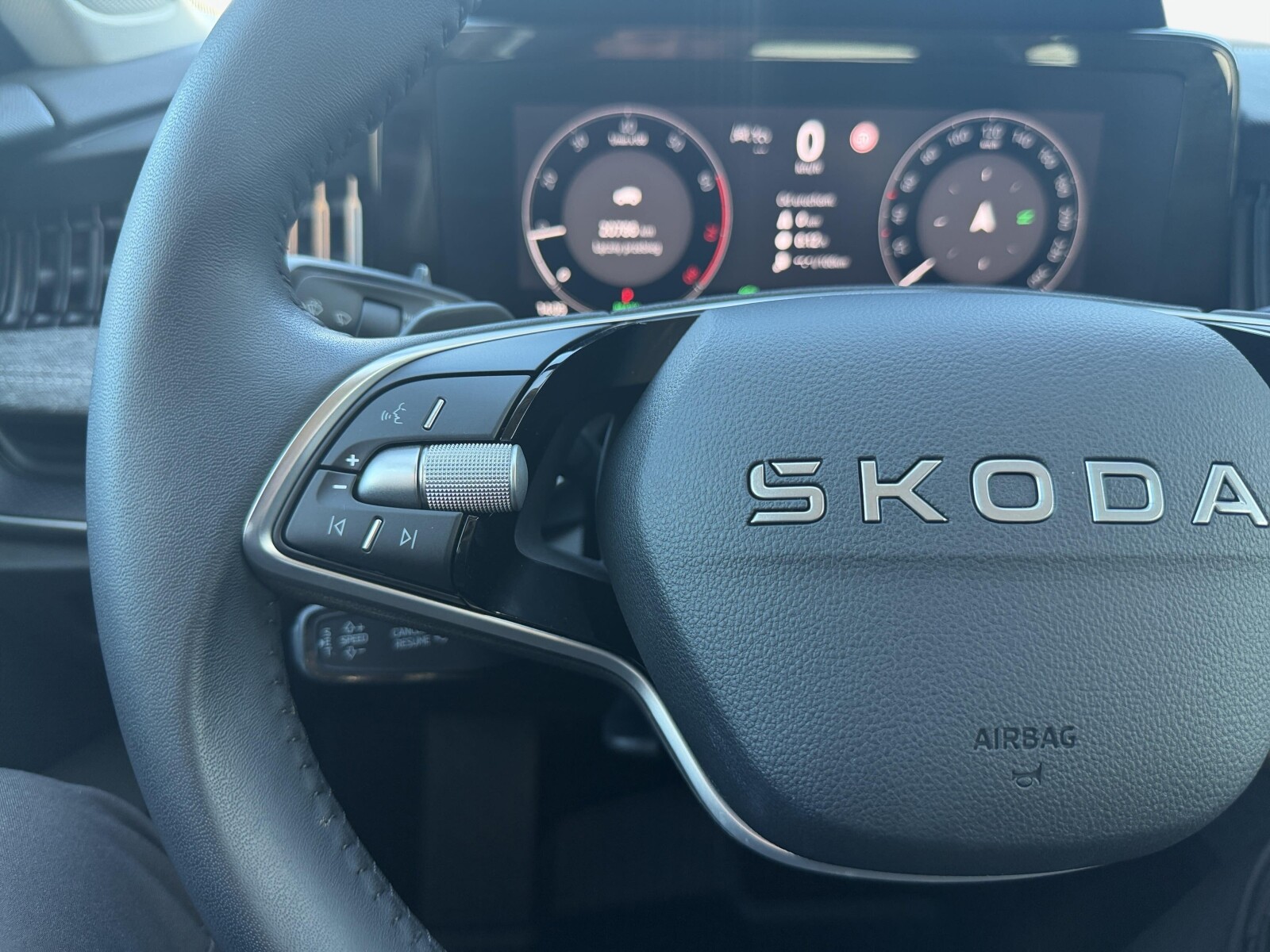 Škoda Superb - zdjęcie 18
