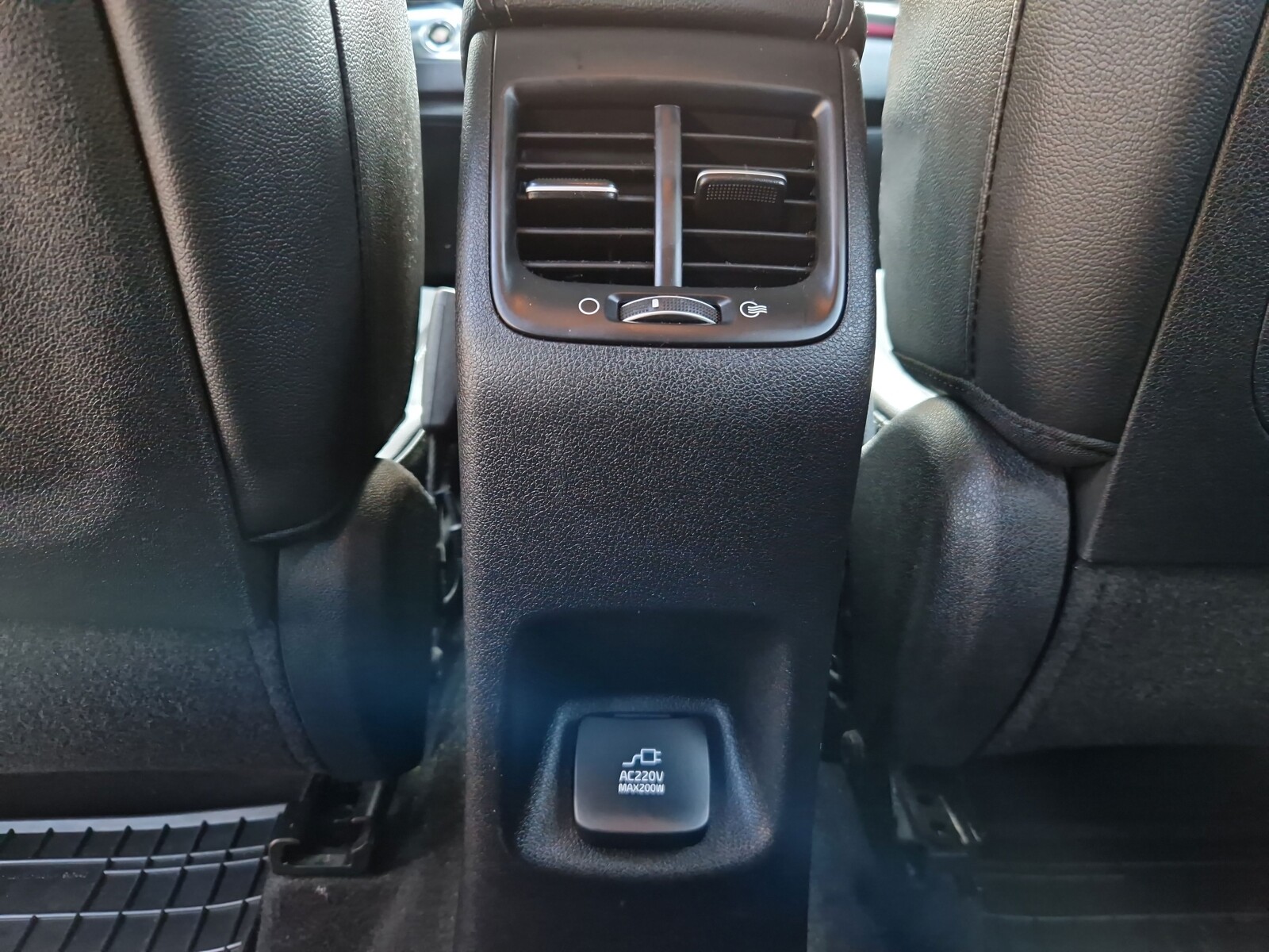 Kia Niro - zdjęcie 16
