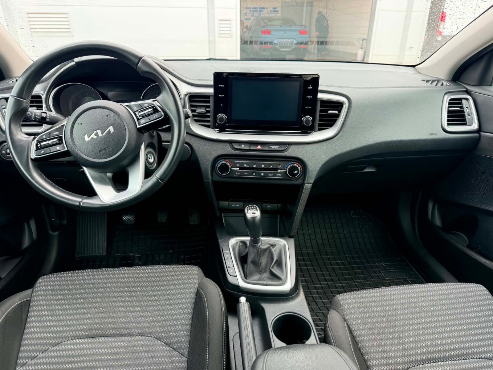 Kia Ceed - zdjęcie 3