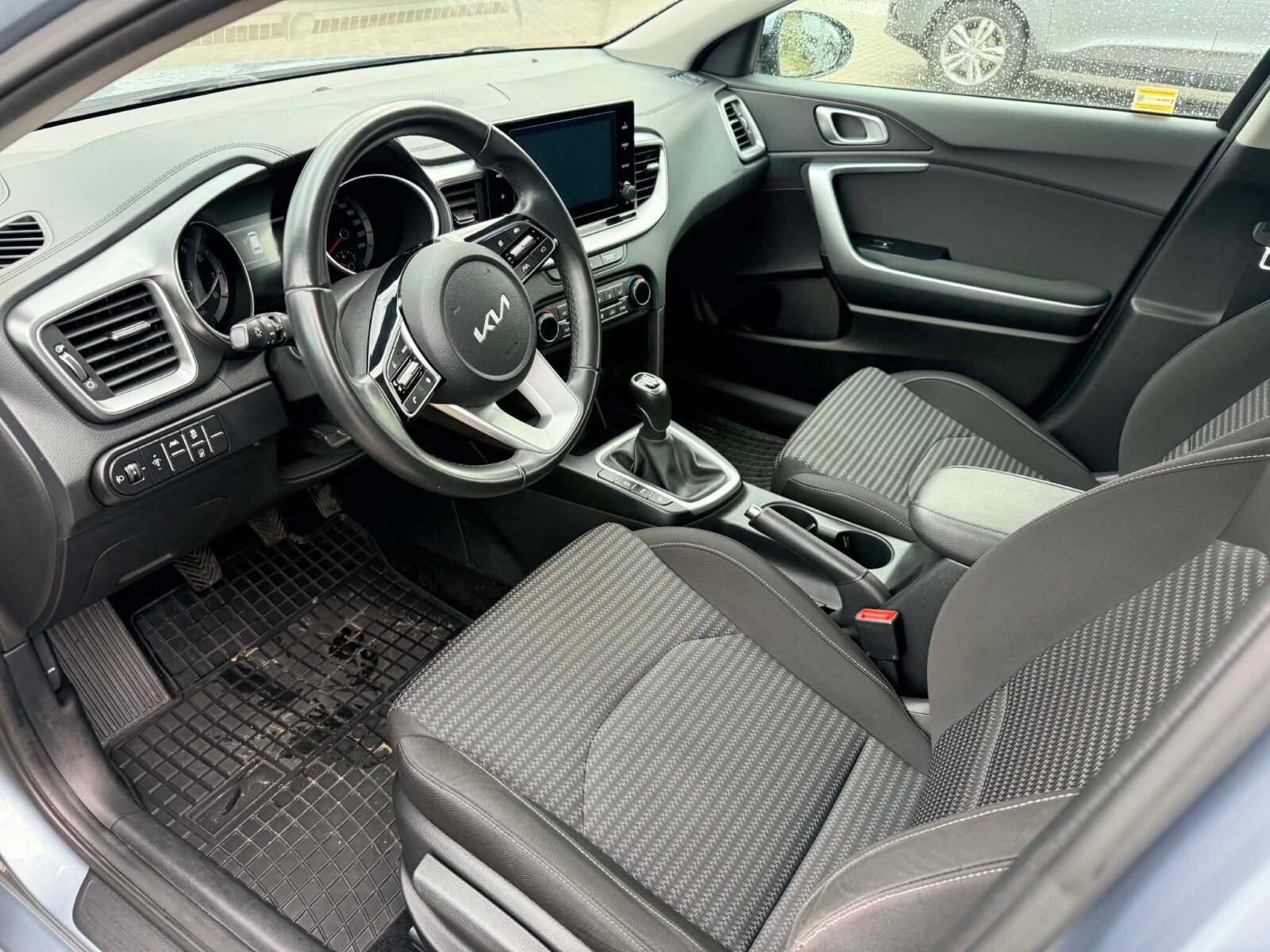 Kia Ceed - zdjęcie 4