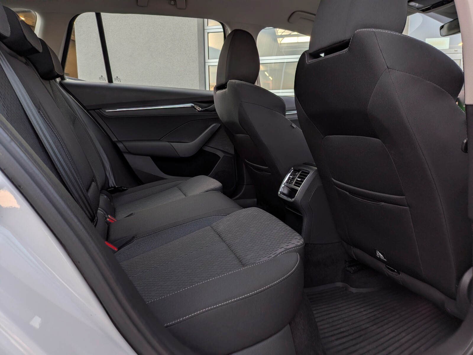 Škoda Octavia Combi - zdjęcie 12