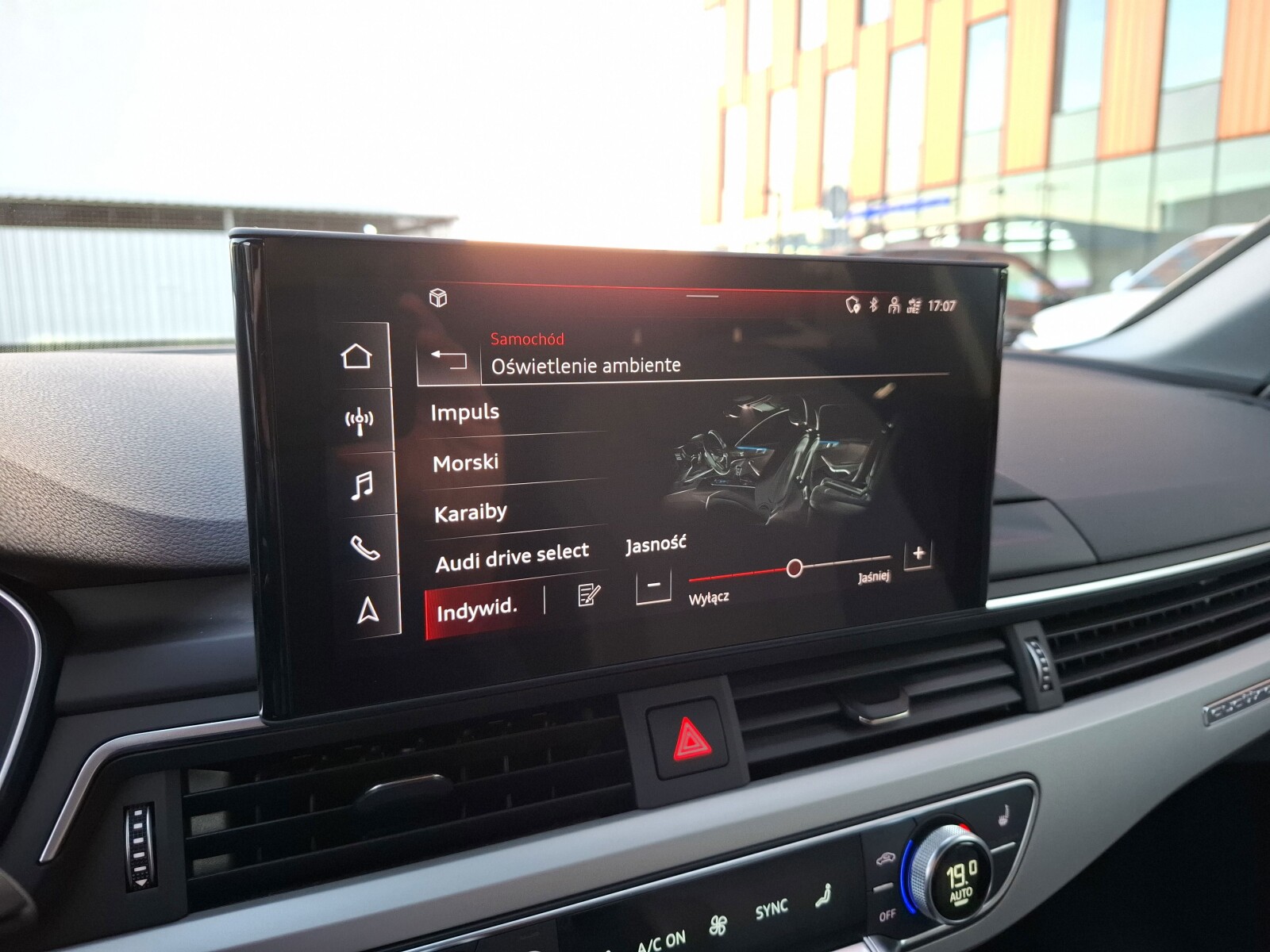 Audi A4 Avant - zdjęcie 37