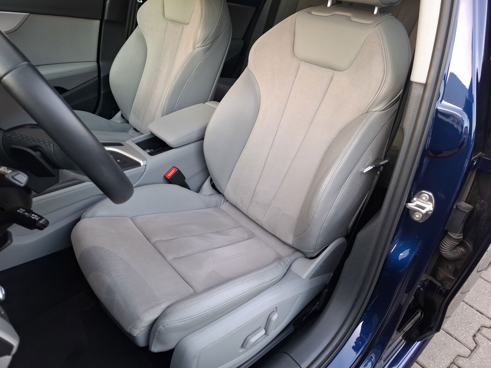 Audi A4 Avant - zdjęcie 12