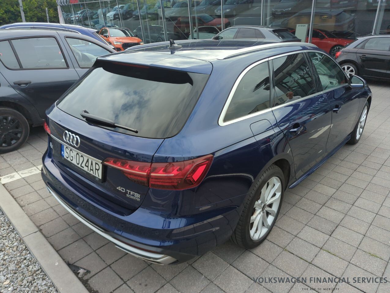 Audi A4 Avant - zdjęcie 4