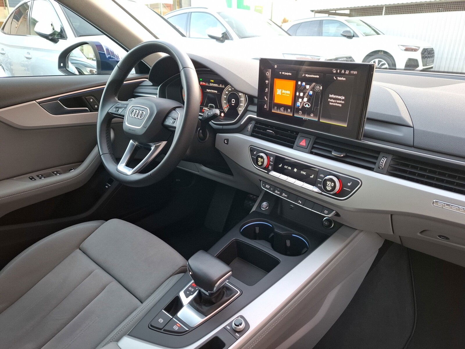 Audi A4 Avant - zdjęcie 9
