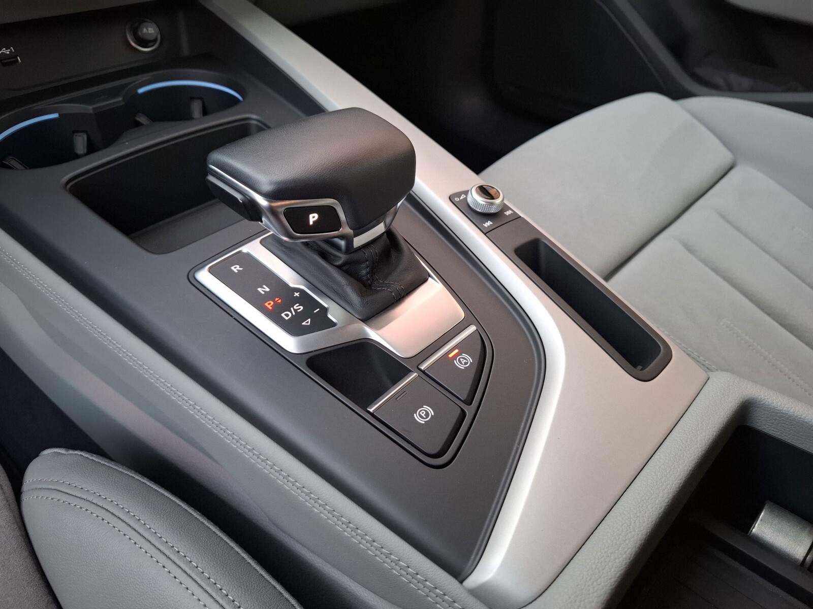 Audi A4 Avant - zdjęcie 14