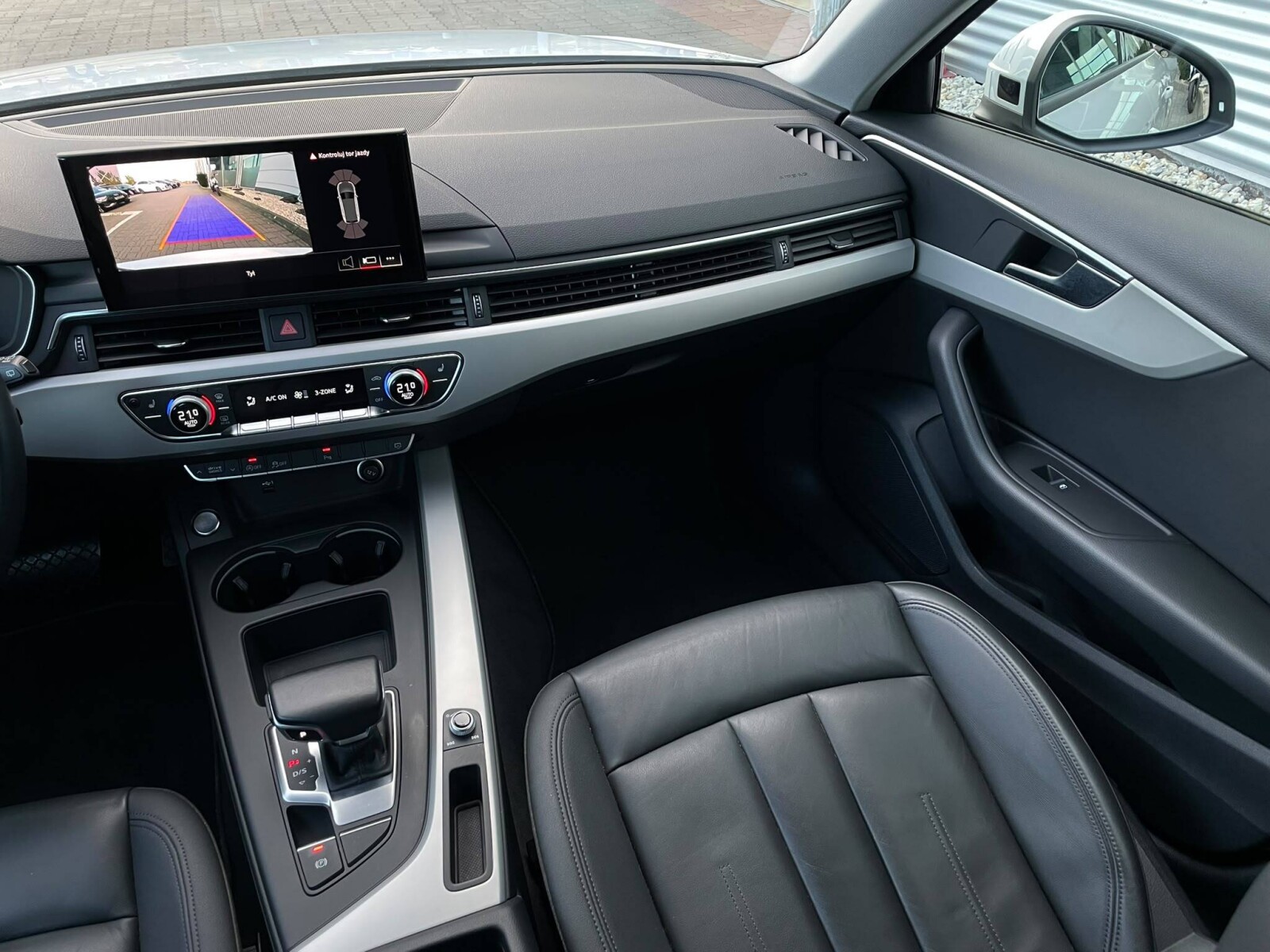 Audi A4 Avant - zdjęcie 16