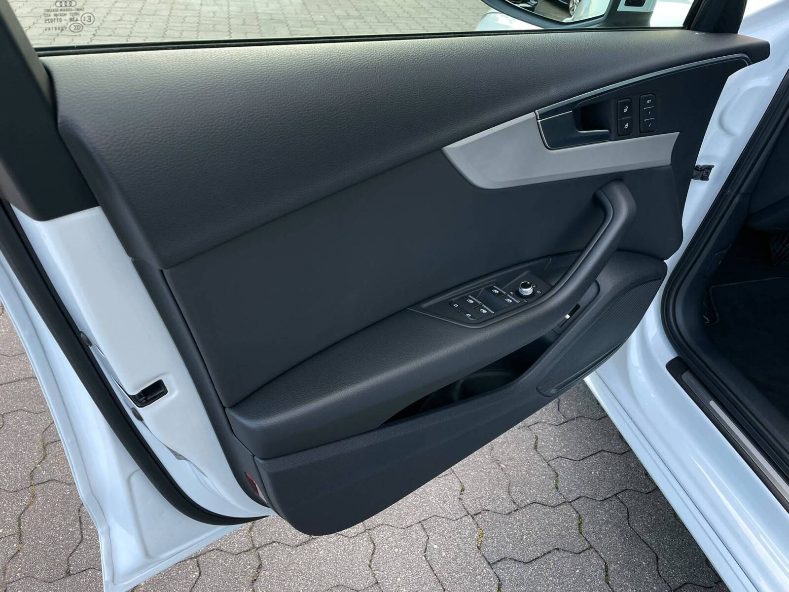 Audi A4 Avant - zdjęcie 18