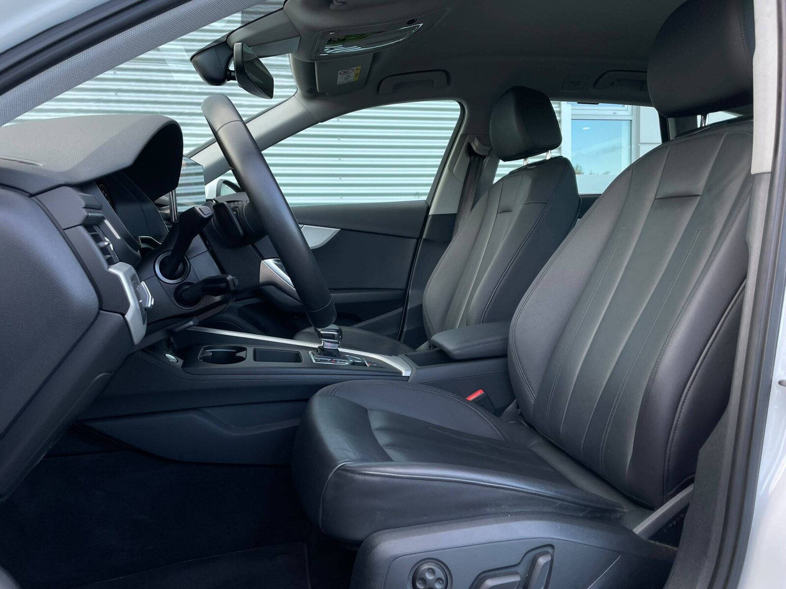 Audi A4 Avant - zdjęcie 21