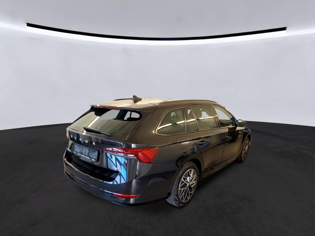 Škoda Octavia Combi - zdjęcie 2