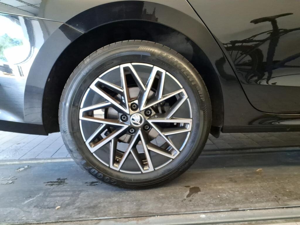 Škoda Octavia Combi - zdjęcie 6