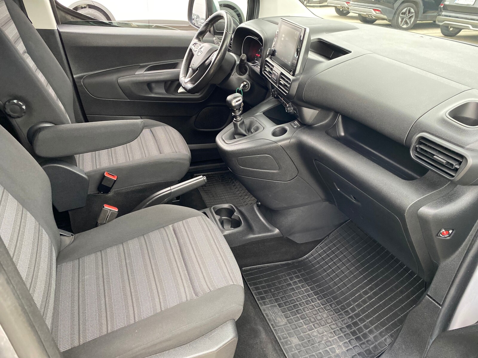 Opel Combo - zdjęcie 12