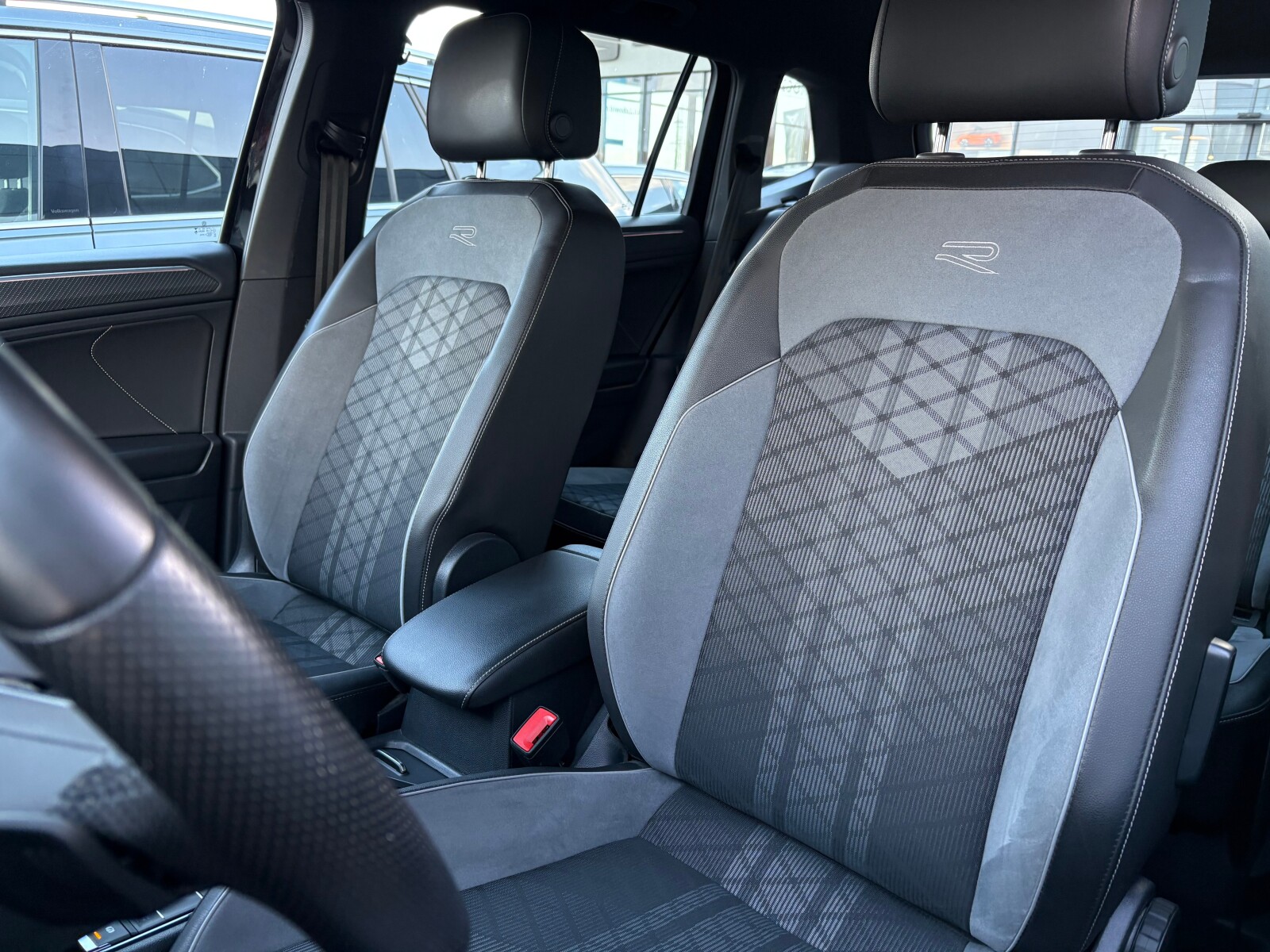 Volkswagen Tiguan Allspace - zdjęcie 12