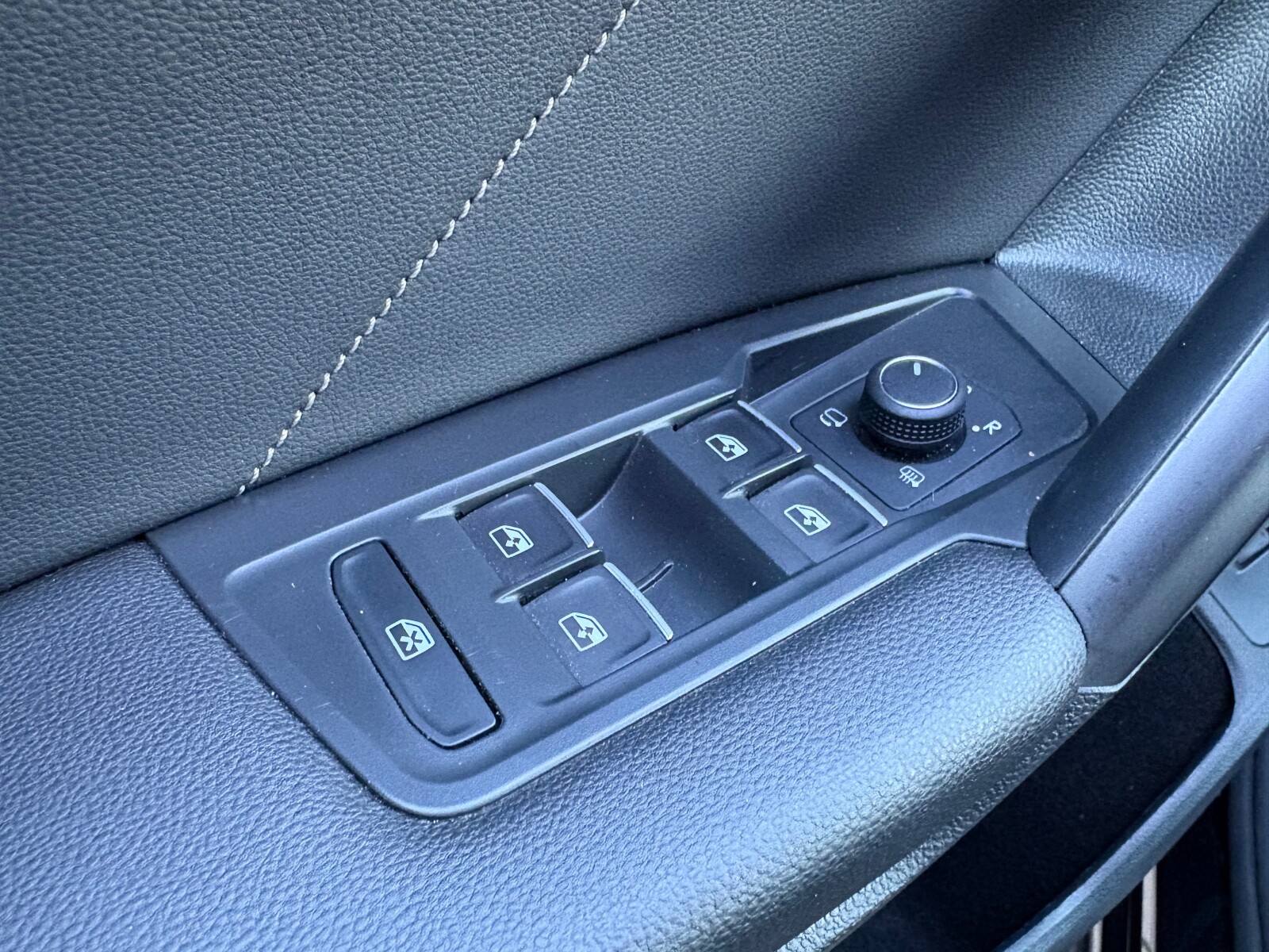 Volkswagen Tiguan Allspace - zdjęcie 20