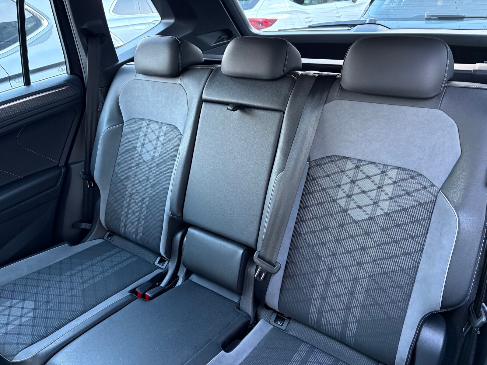 Volkswagen Tiguan Allspace - zdjęcie 13