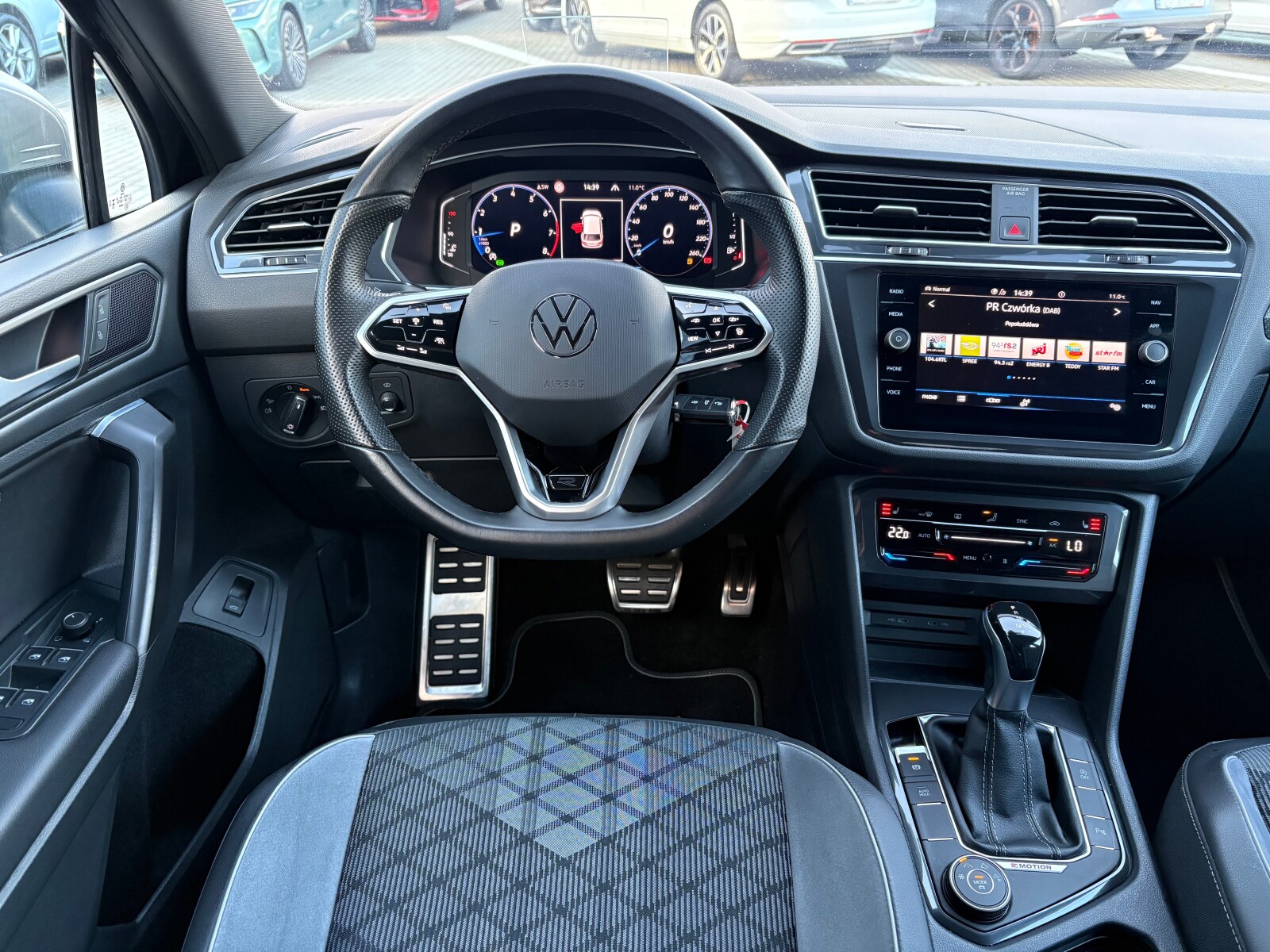 Volkswagen Tiguan Allspace - zdjęcie 10