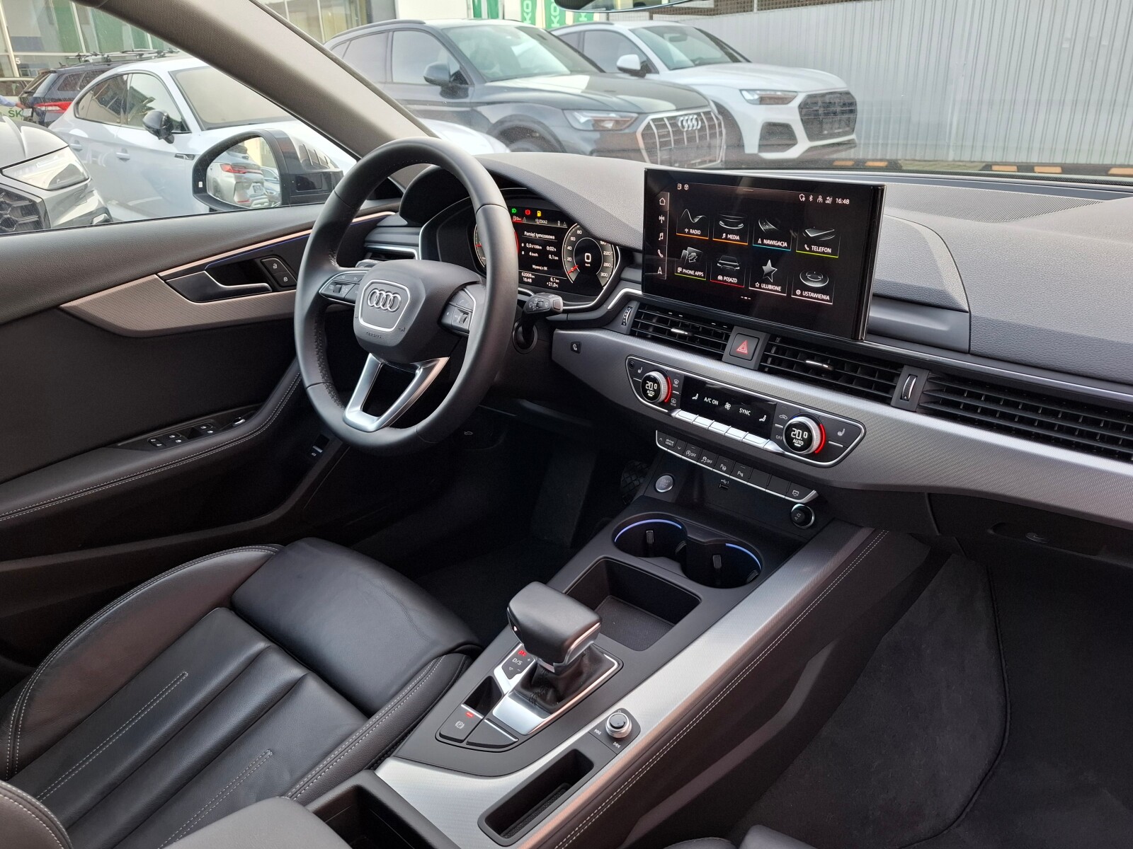 Audi A4 Avant - zdjęcie 5