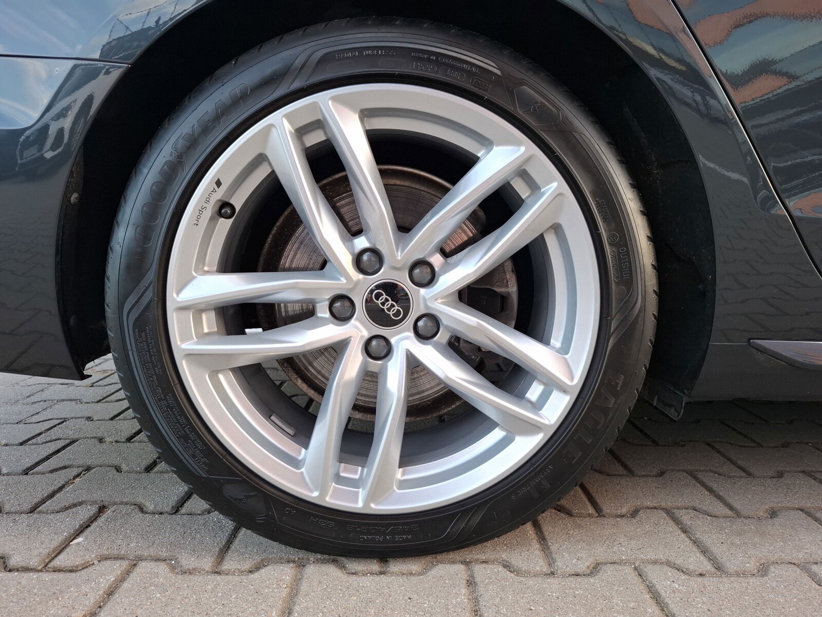 Audi A4 Avant - zdjęcie 16