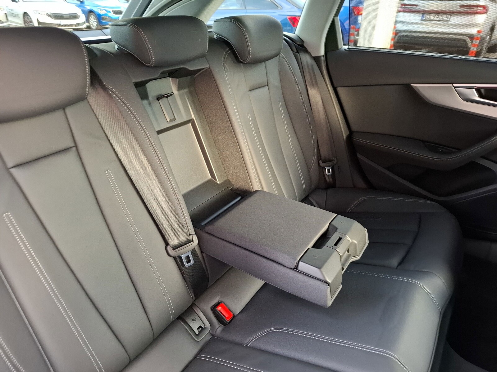 Audi A4 Avant - zdjęcie 20