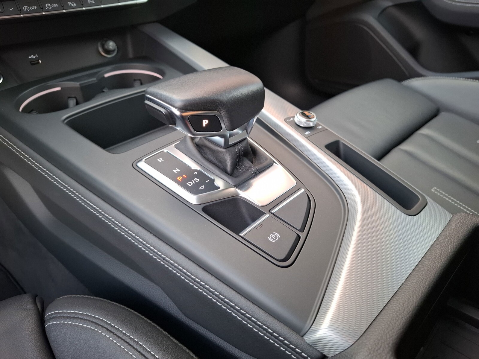 Audi A4 Avant - zdjęcie 14