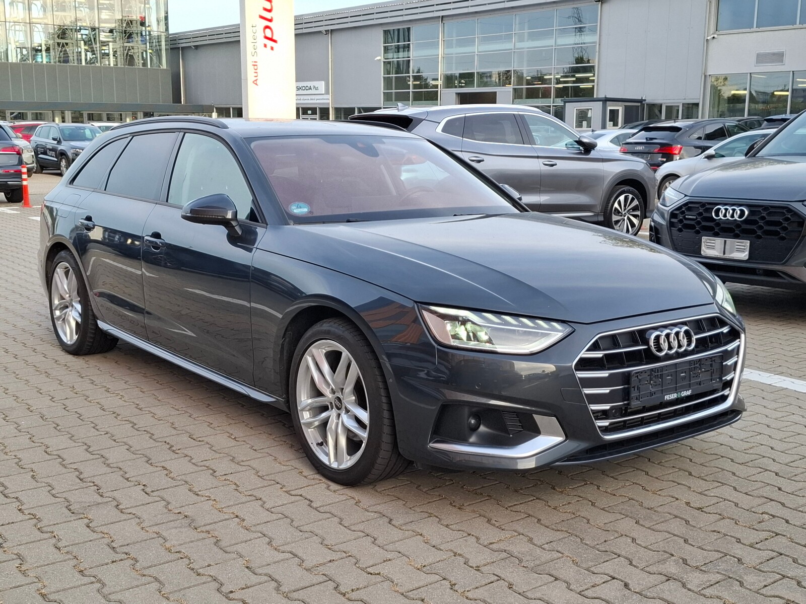 Audi A4 Avant - zdjęcie 4