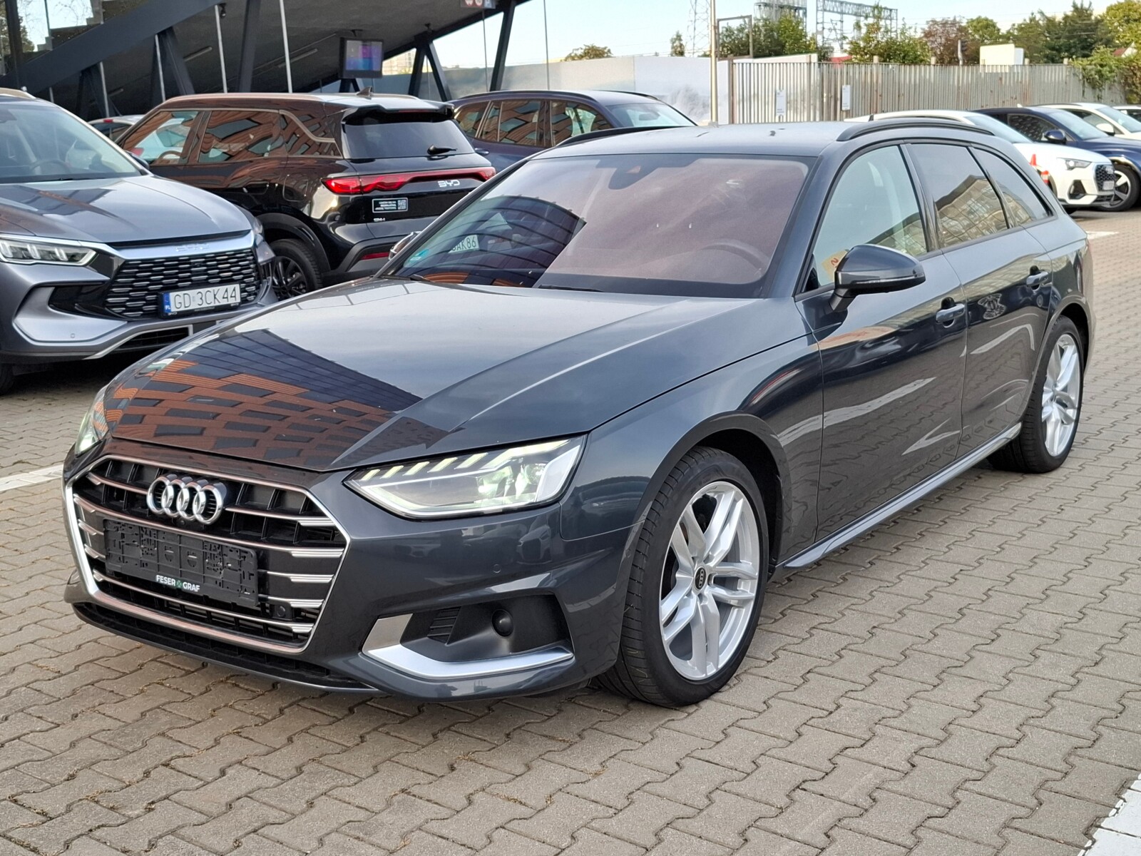 Audi A4 Avant - zdjęcie 1