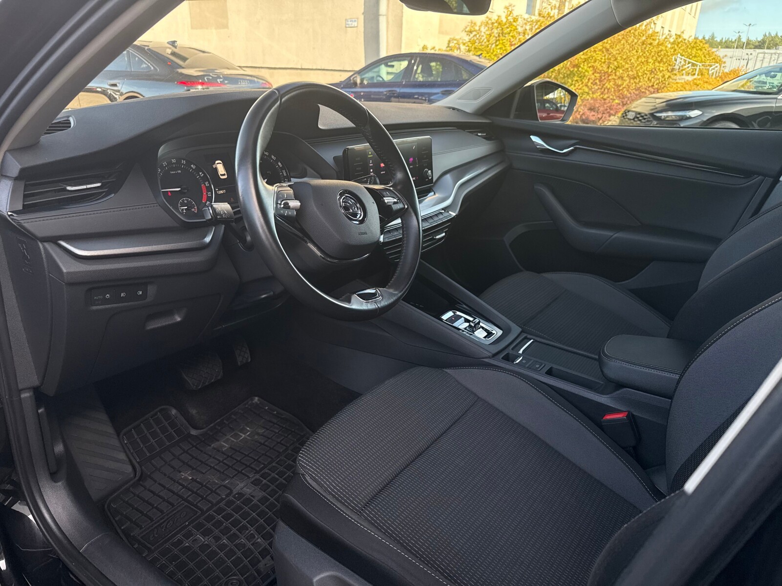 Škoda Octavia Combi - zdjęcie 12