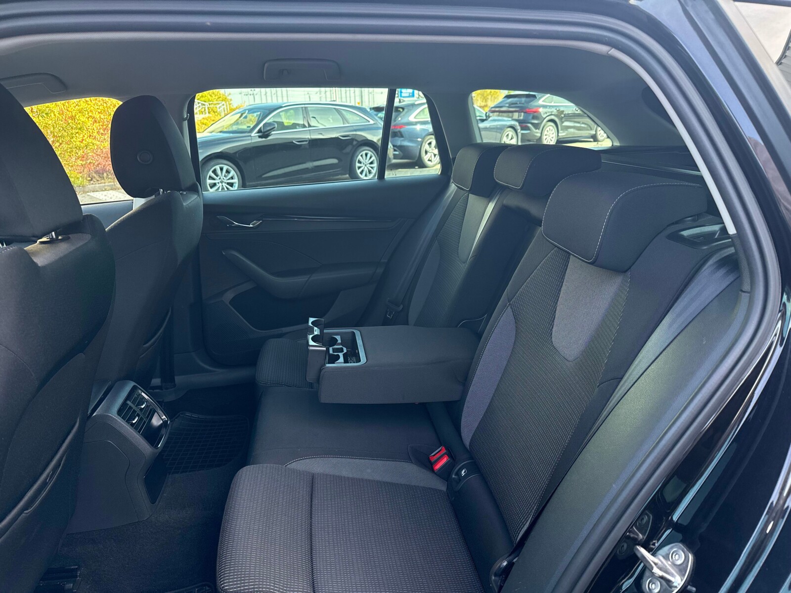 Škoda Octavia Combi - zdjęcie 28