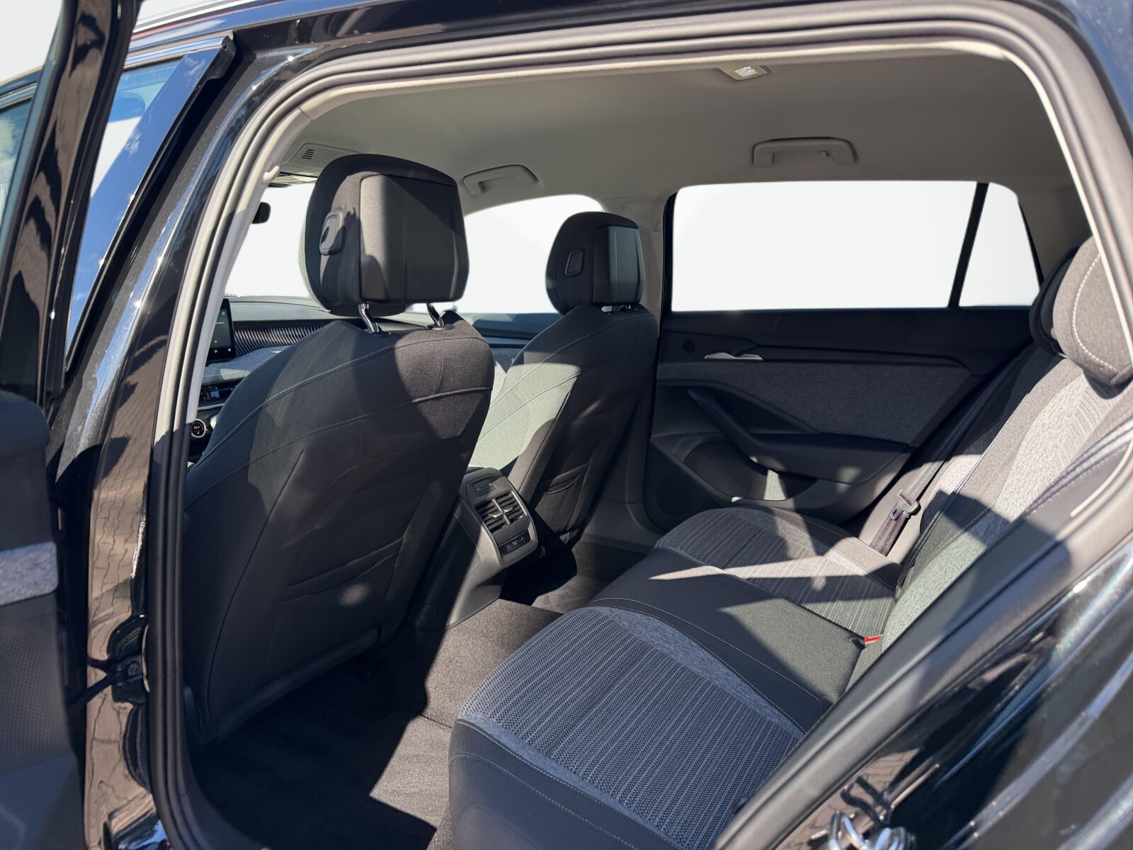 Škoda Superb - zdjęcie 35