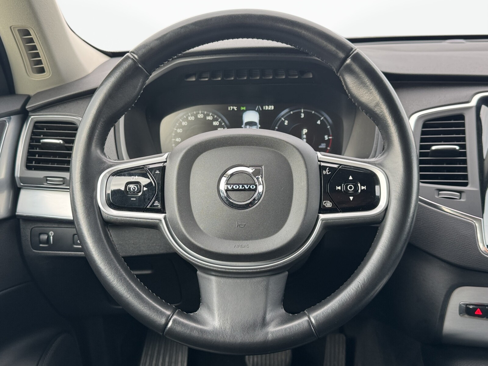 Volvo XC 90 - zdjęcie 11