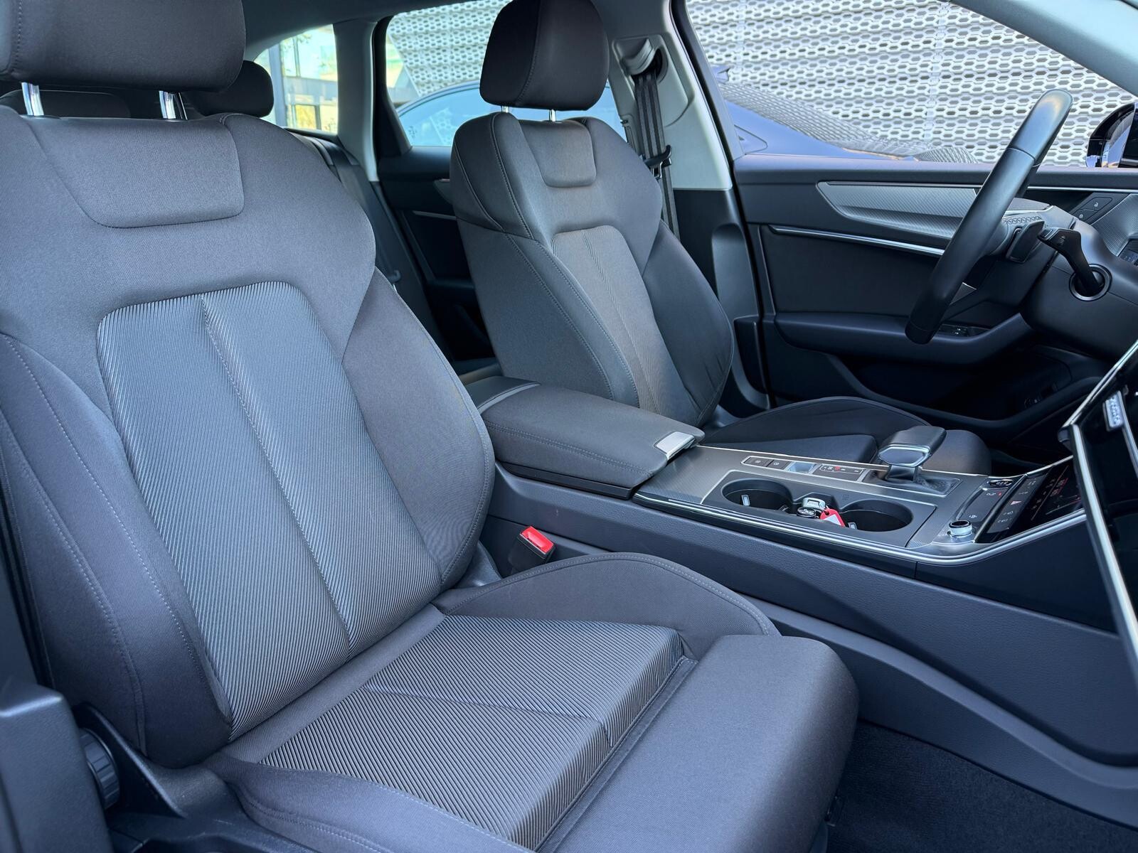 Audi A6 Avant - zdjęcie 21