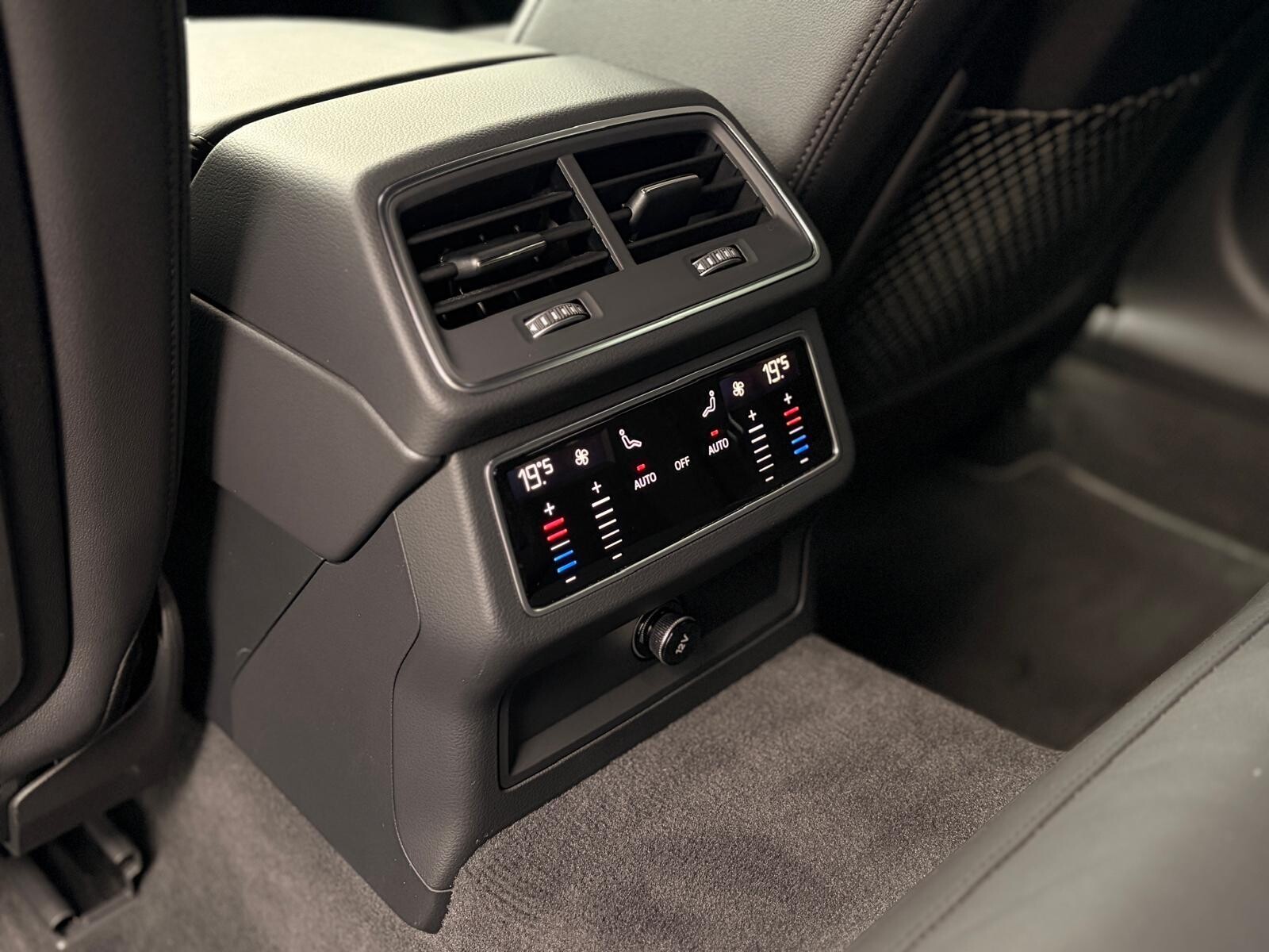Audi A6 Avant - zdjęcie 17