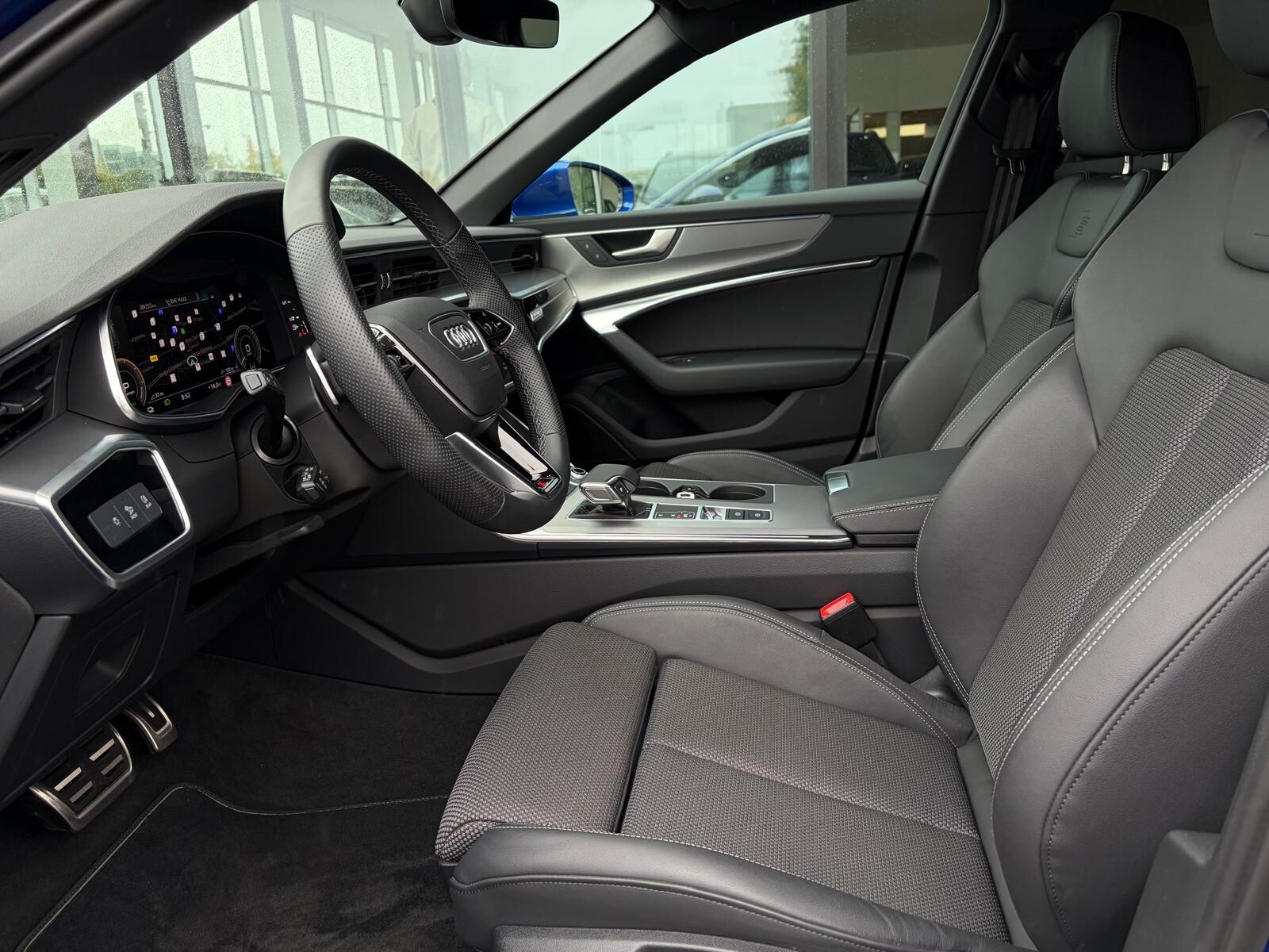 Audi A6 Avant - zdjęcie 11