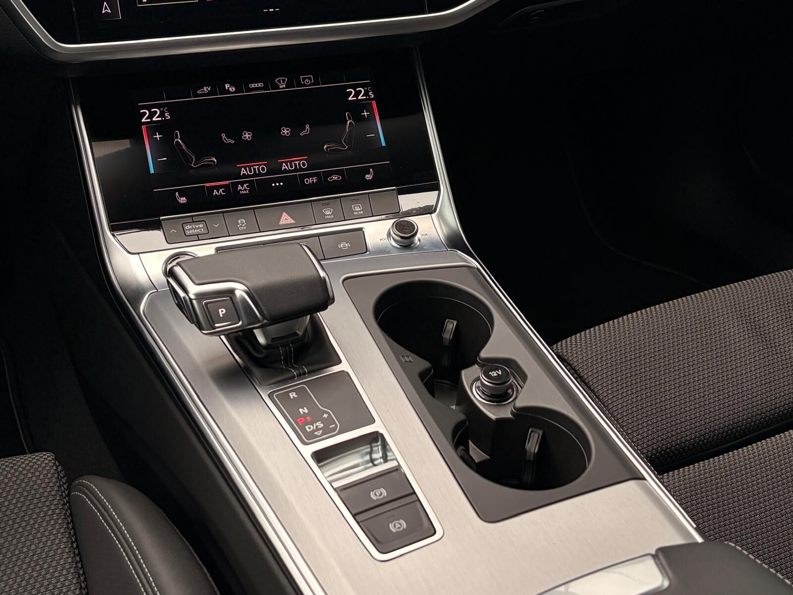 Audi A6 Avant - zdjęcie 26