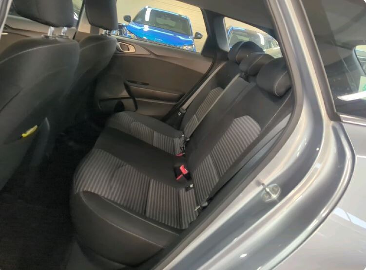Kia Ceed - zdjęcie 7